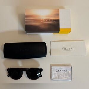 RAEN Remmy Sunglasses  52-20-143  Sierra/Smoke